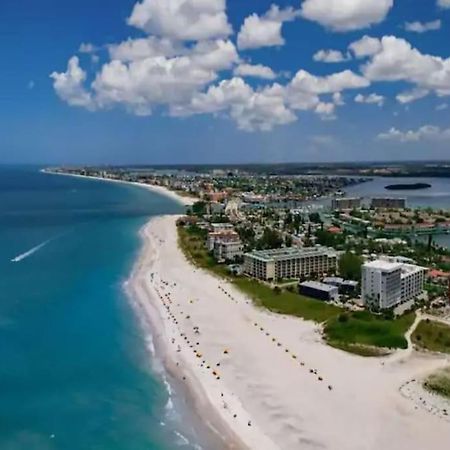 Private One-Bedroom 6 -Directly Across From Beach St. Pete Beach Exterior photo